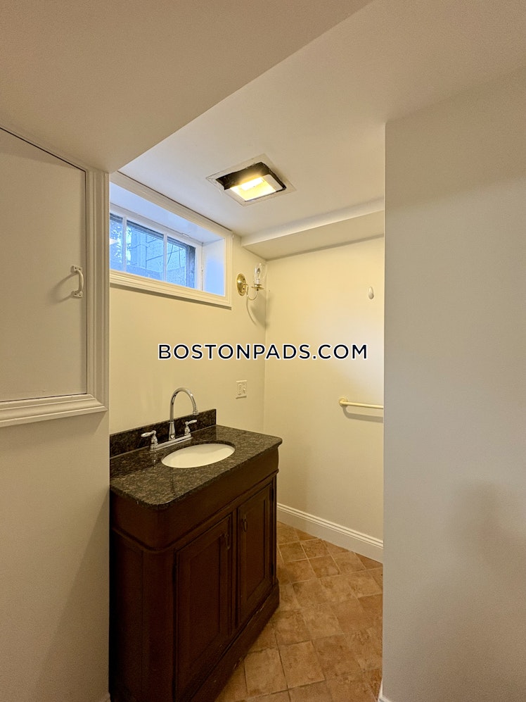 Edgecliff Rd., Watertown