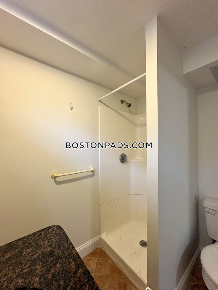 Edgecliff Rd., Watertown