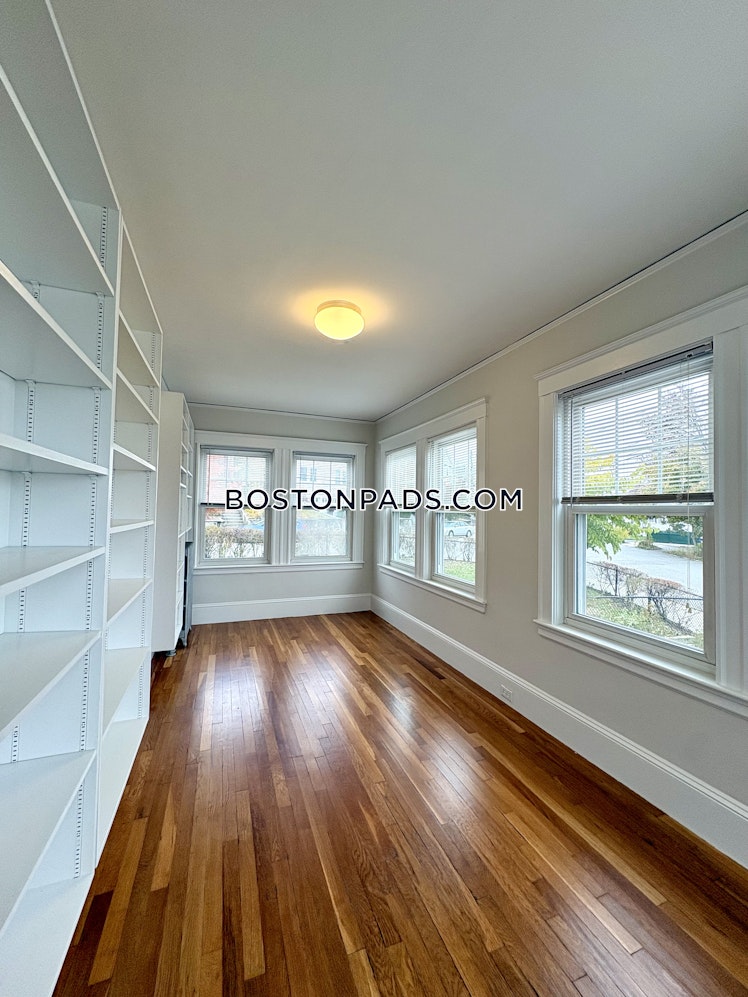 Edgecliff Rd., Watertown