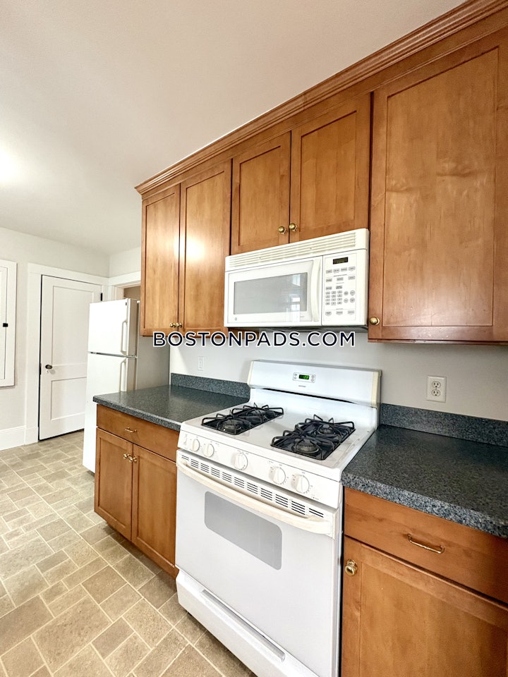 watertown-apartment-for-rent-3-bedrooms-2-baths-3300-8005466 