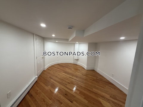 Commonwealth Ave. Boston photo 13