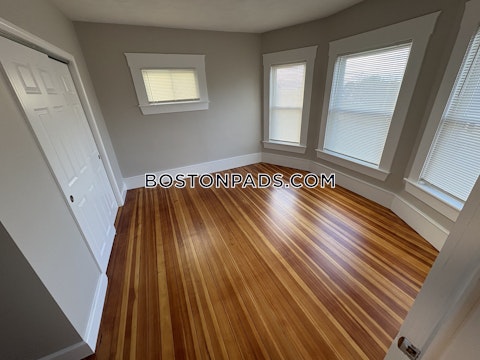 Swan St. Everett photo 10