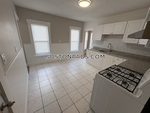 Swan St. Everett photo 2