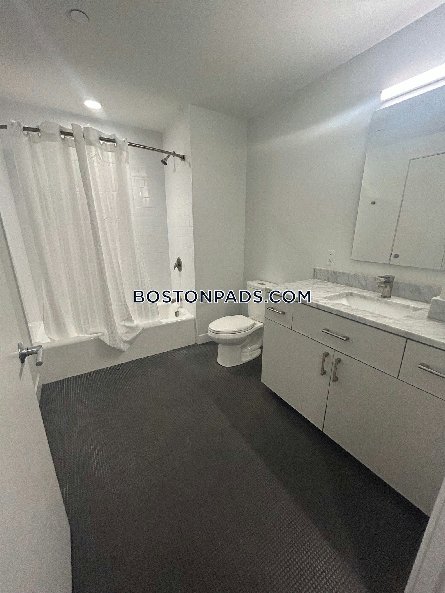 Boston - 2 Beds, 2 Baths