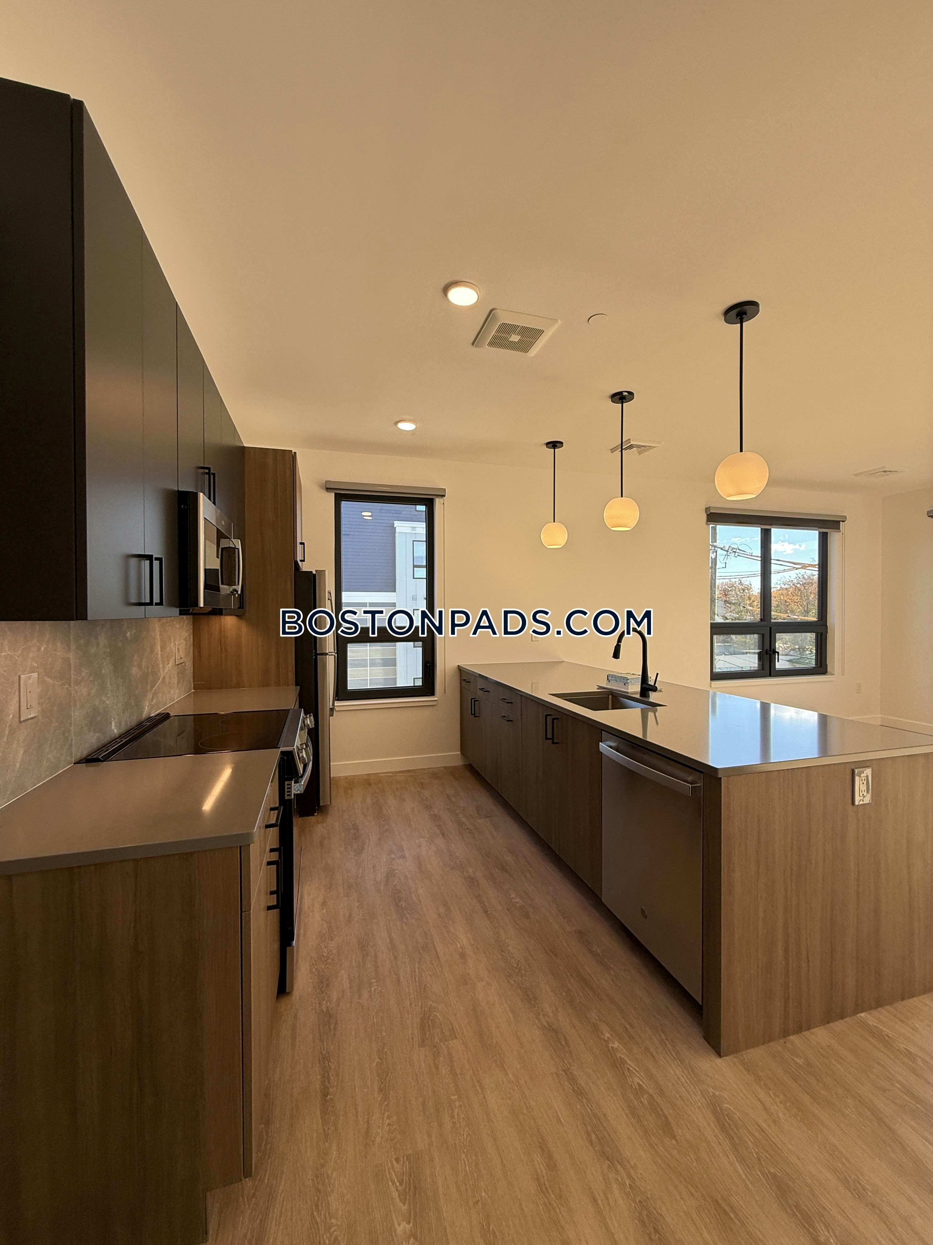 West Roxbury, Boston, MA - 2 Beds, 2 Baths - $4,200 - ID#8008075