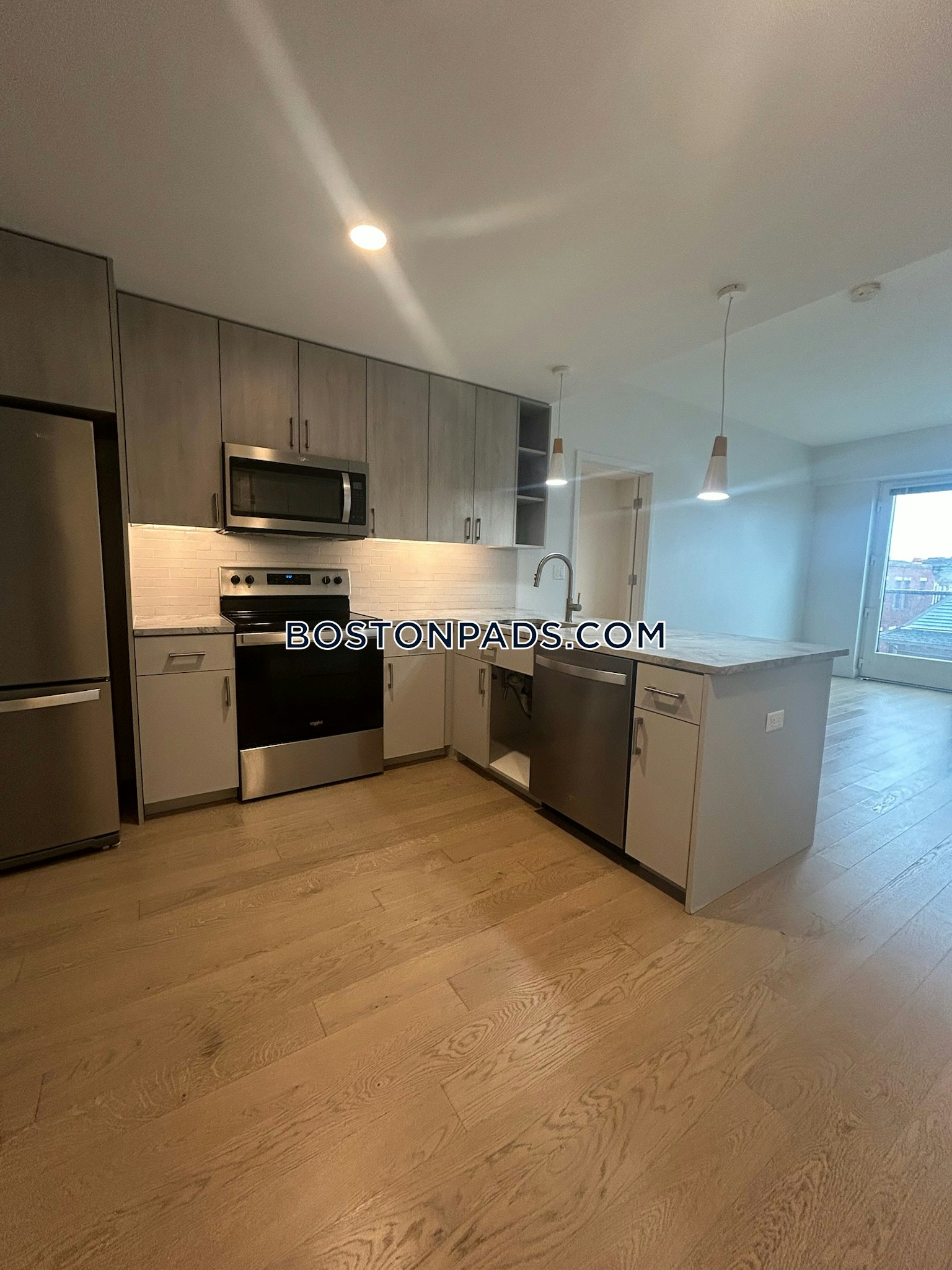 Boston - 2 Beds, 2 Baths
