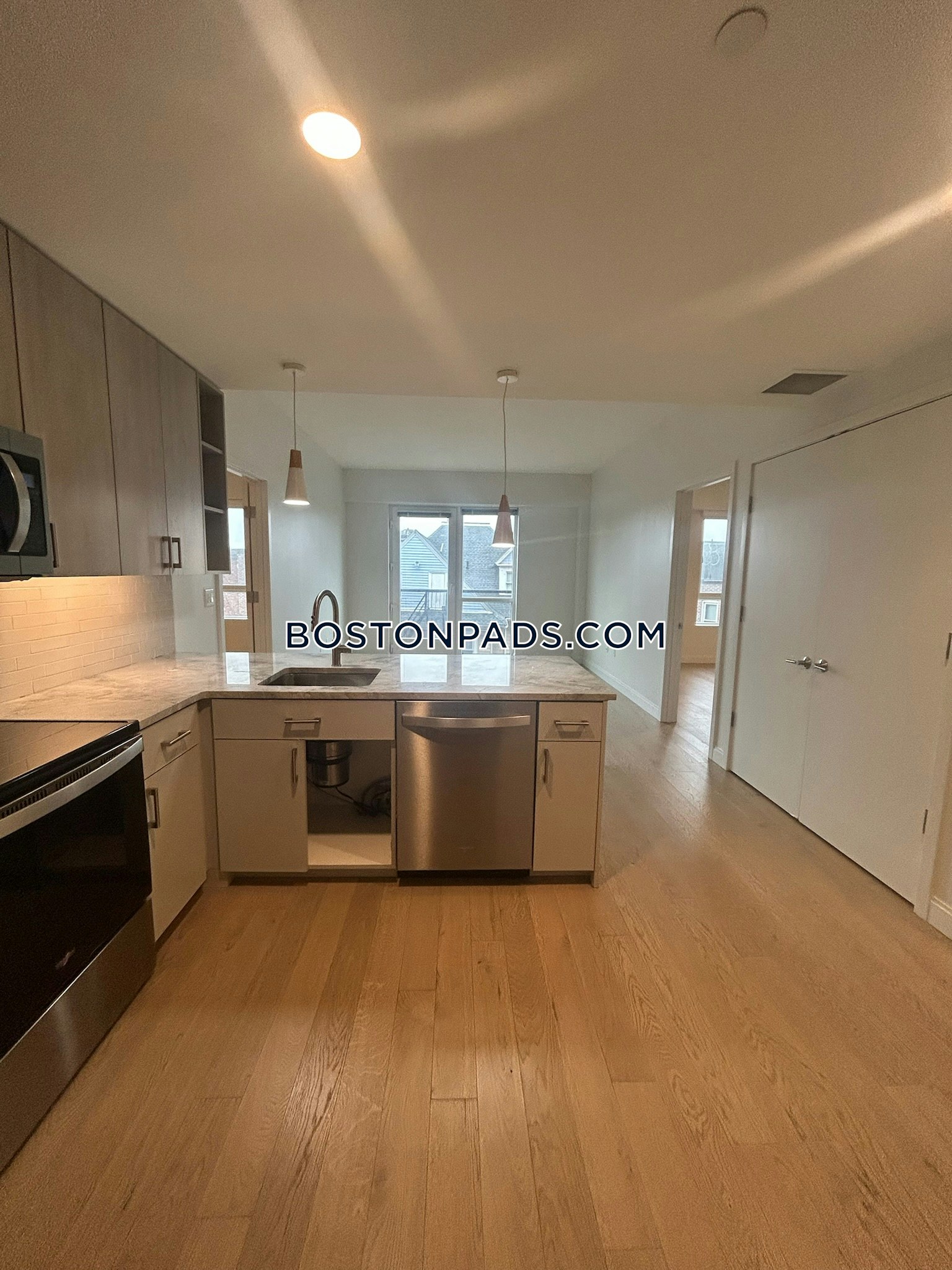 Boston - 2 Beds, 2 Baths