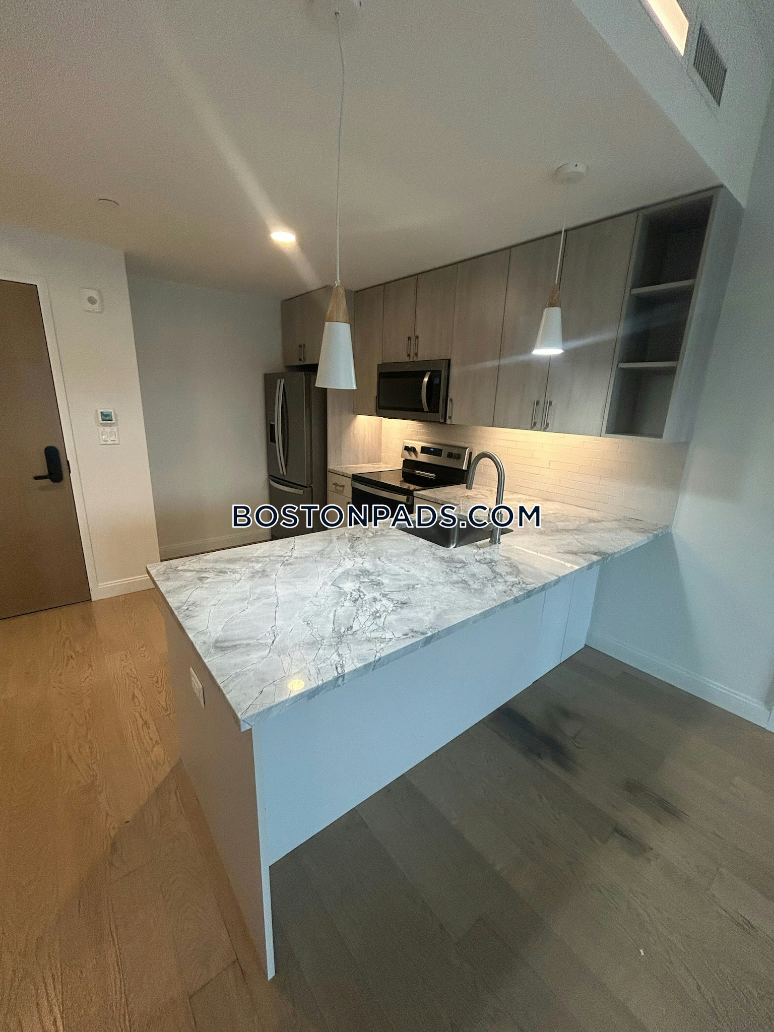 Boston - 2 Beds, 2 Baths