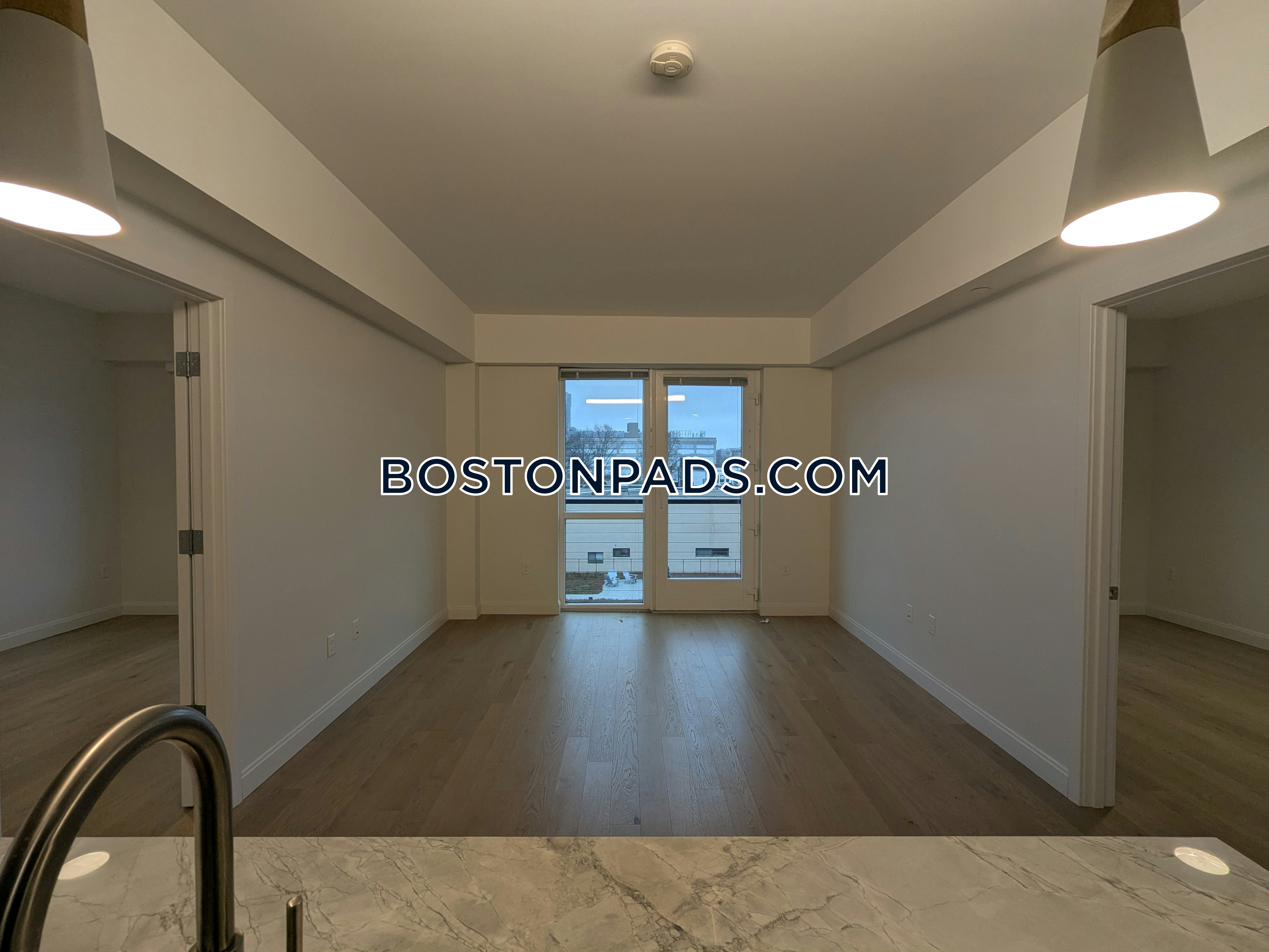 Boston - 2 Beds, 2 Baths