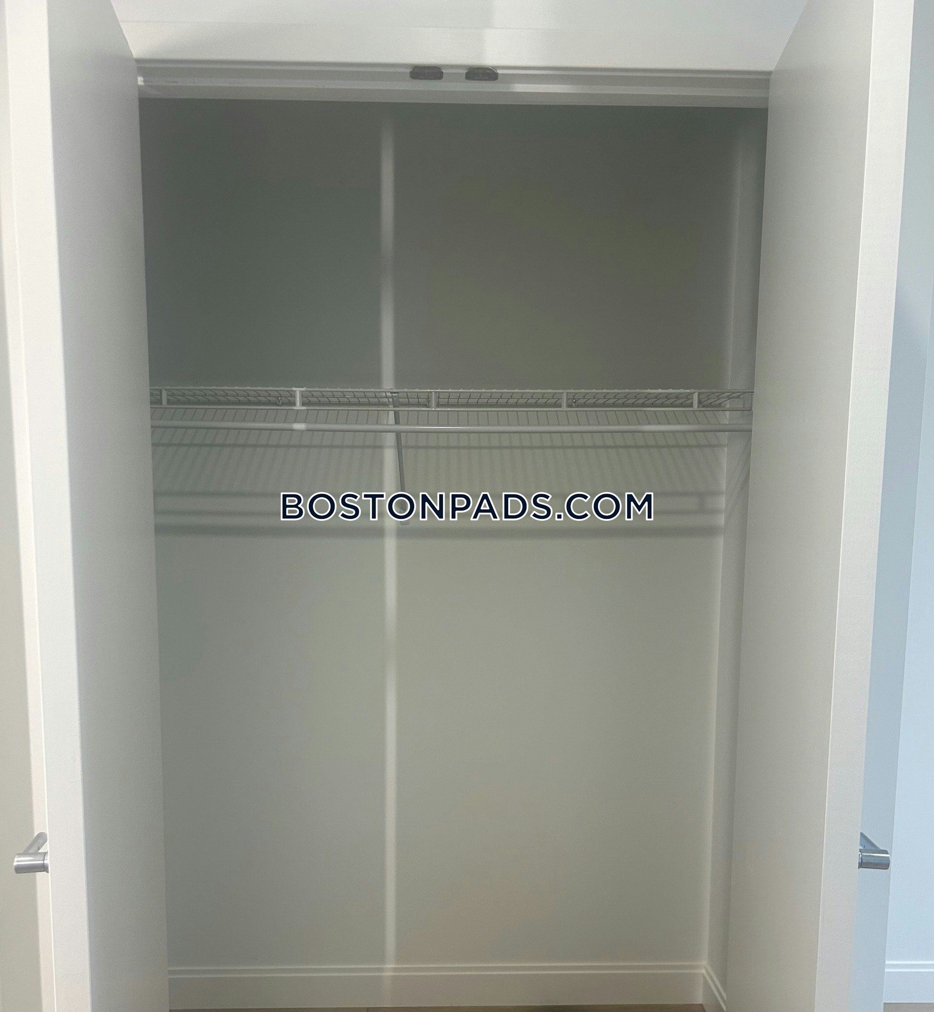 Boston - 2 Beds, 2 Baths