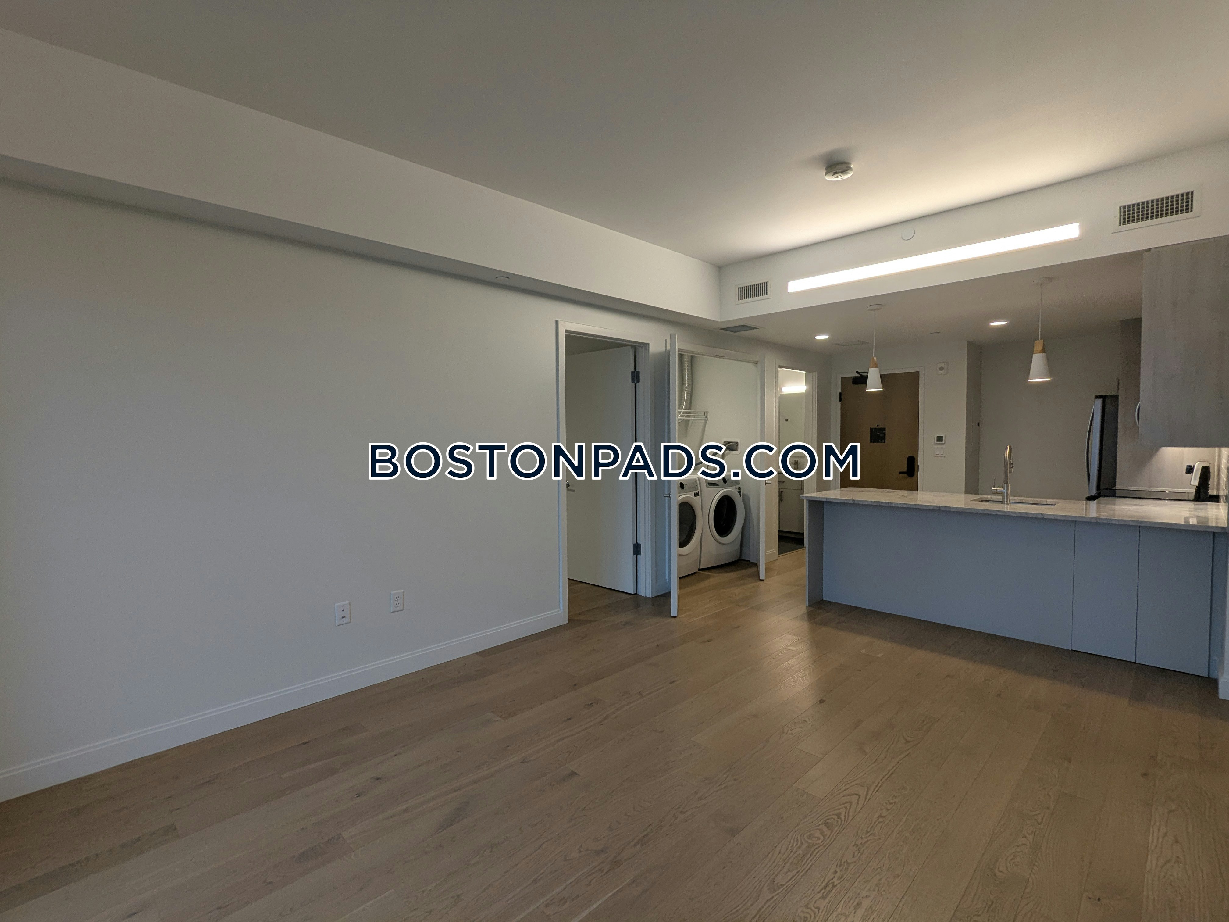 Boston - 2 Beds, 2 Baths