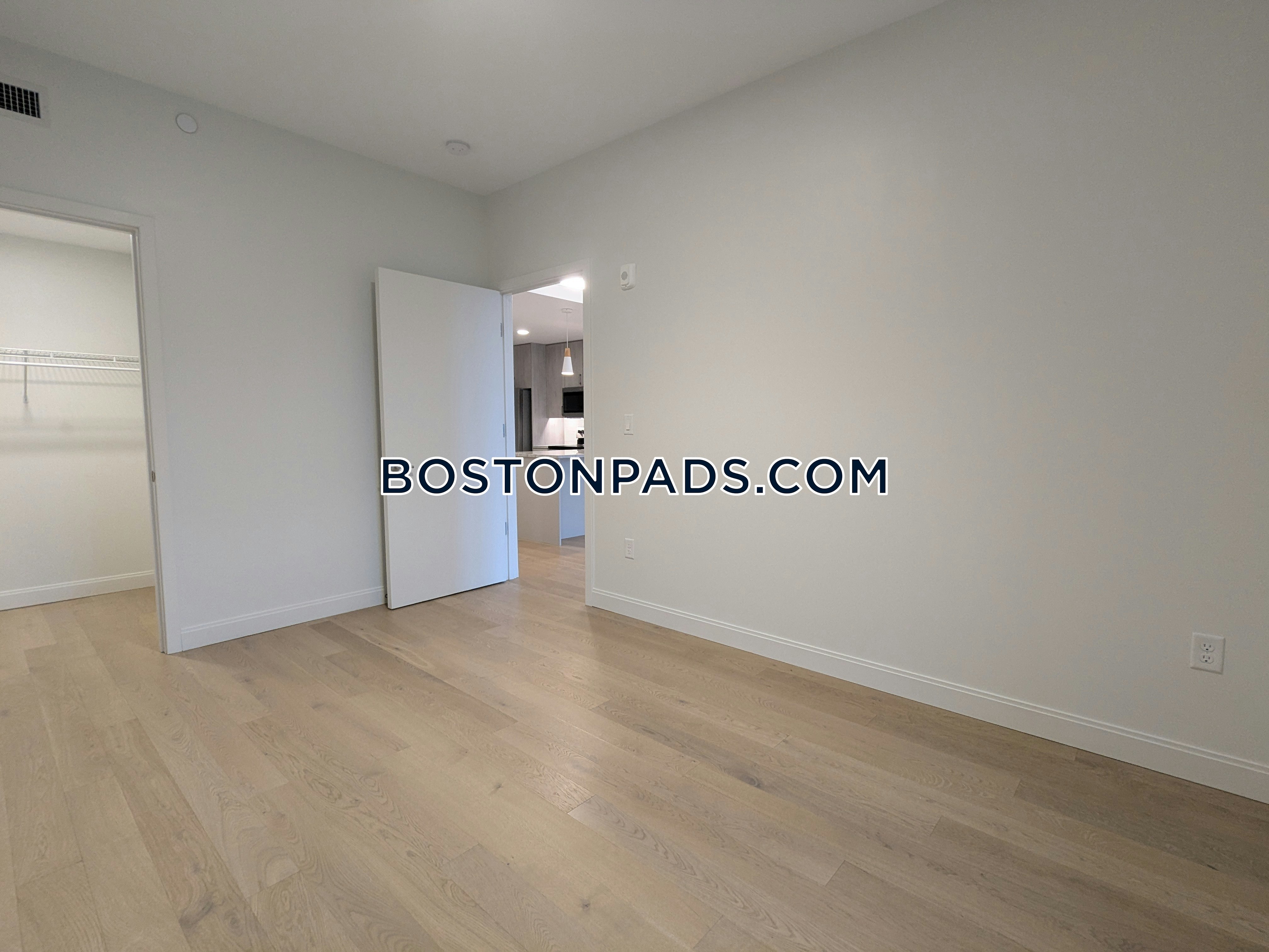 Boston - 2 Beds, 2 Baths