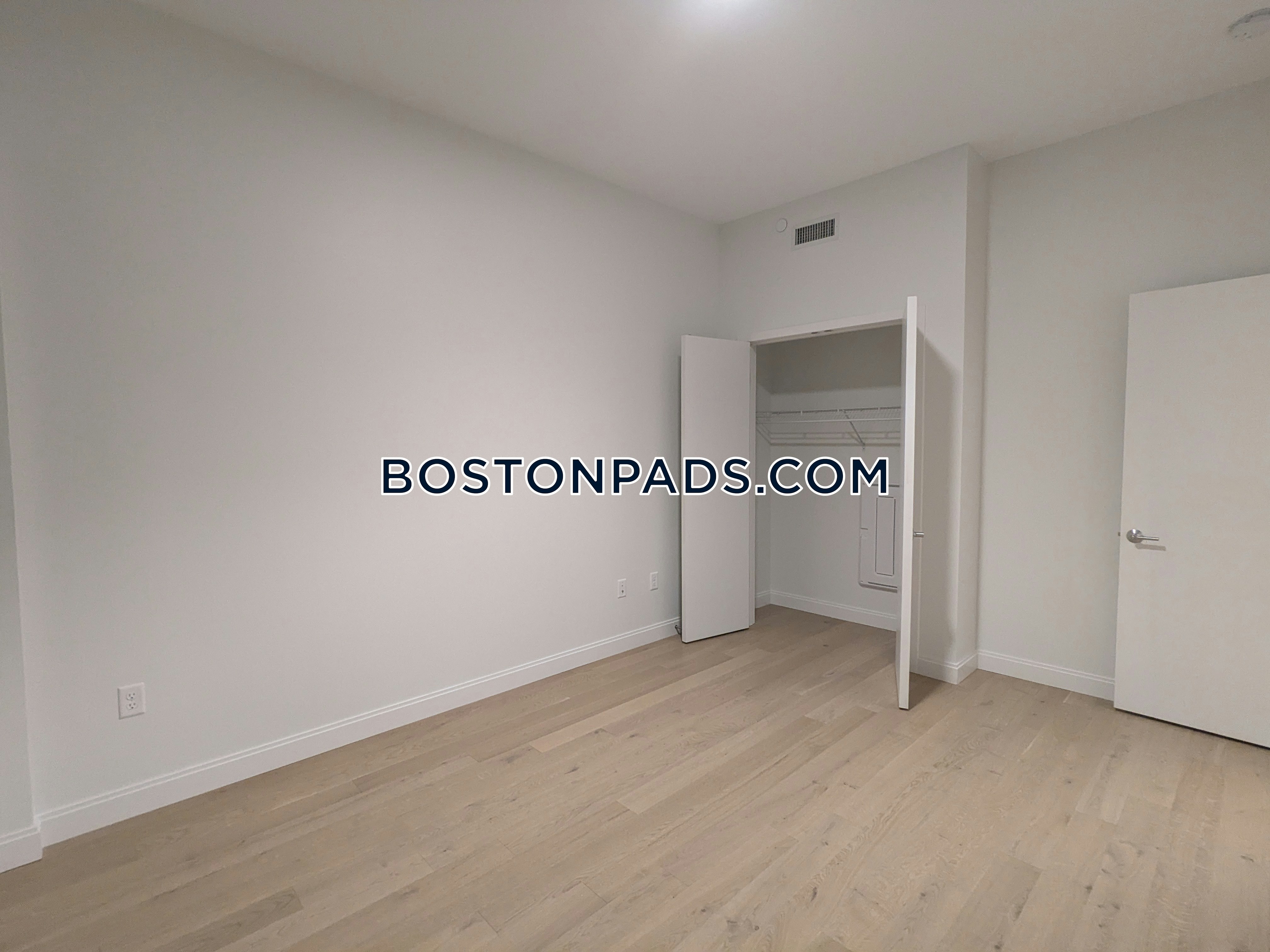 Boston - 2 Beds, 2 Baths