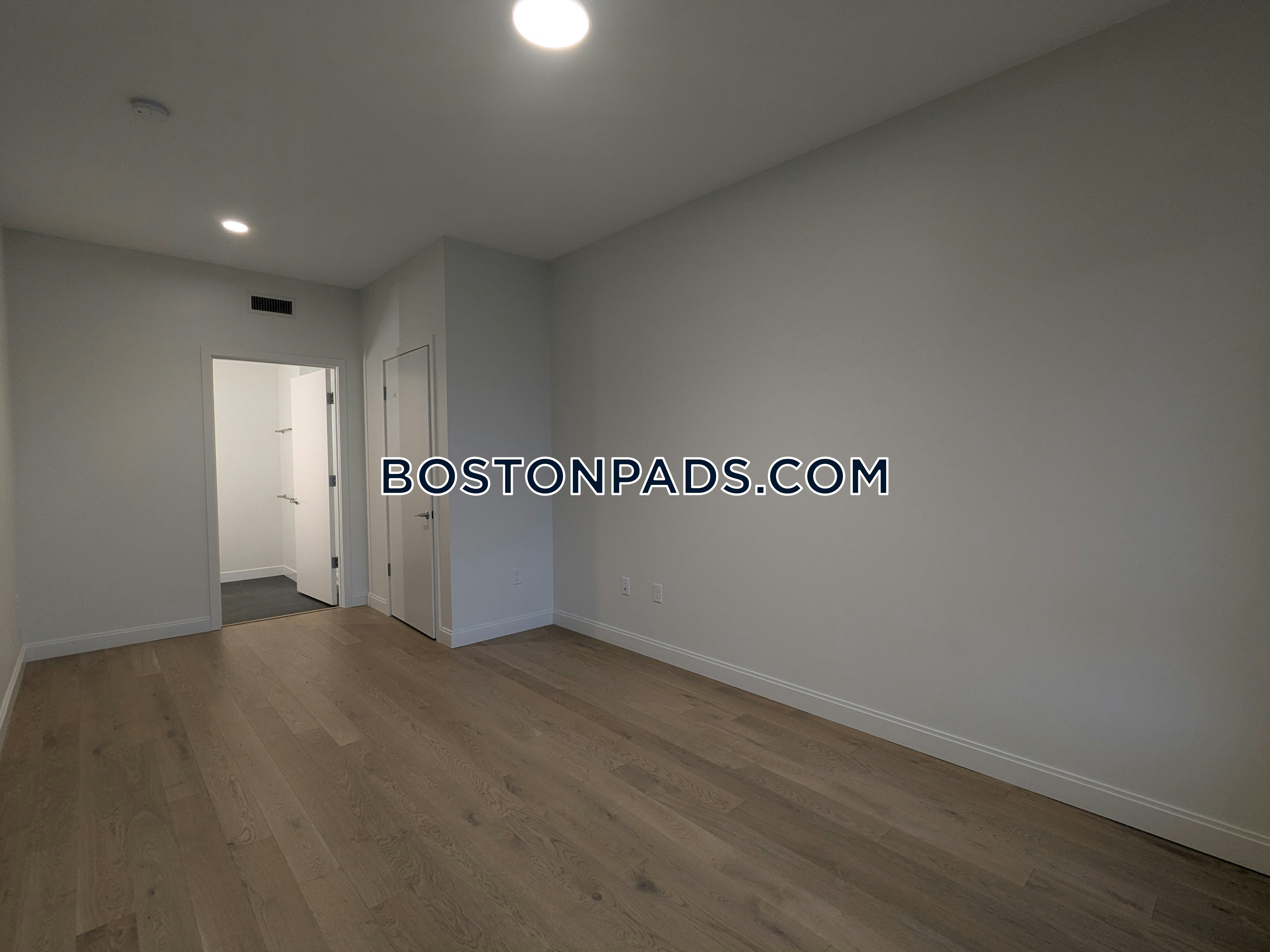 Boston - 2 Beds, 2 Baths