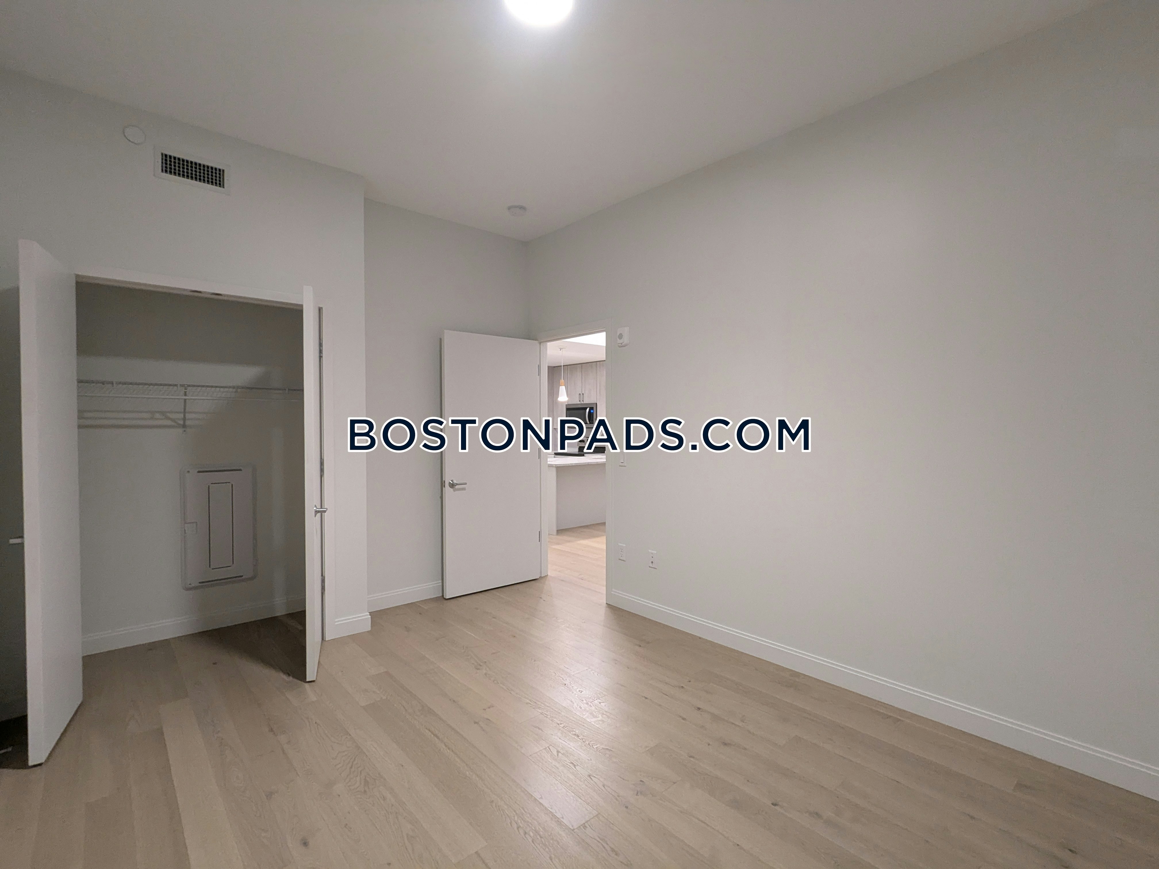 Boston - 2 Beds, 2 Baths