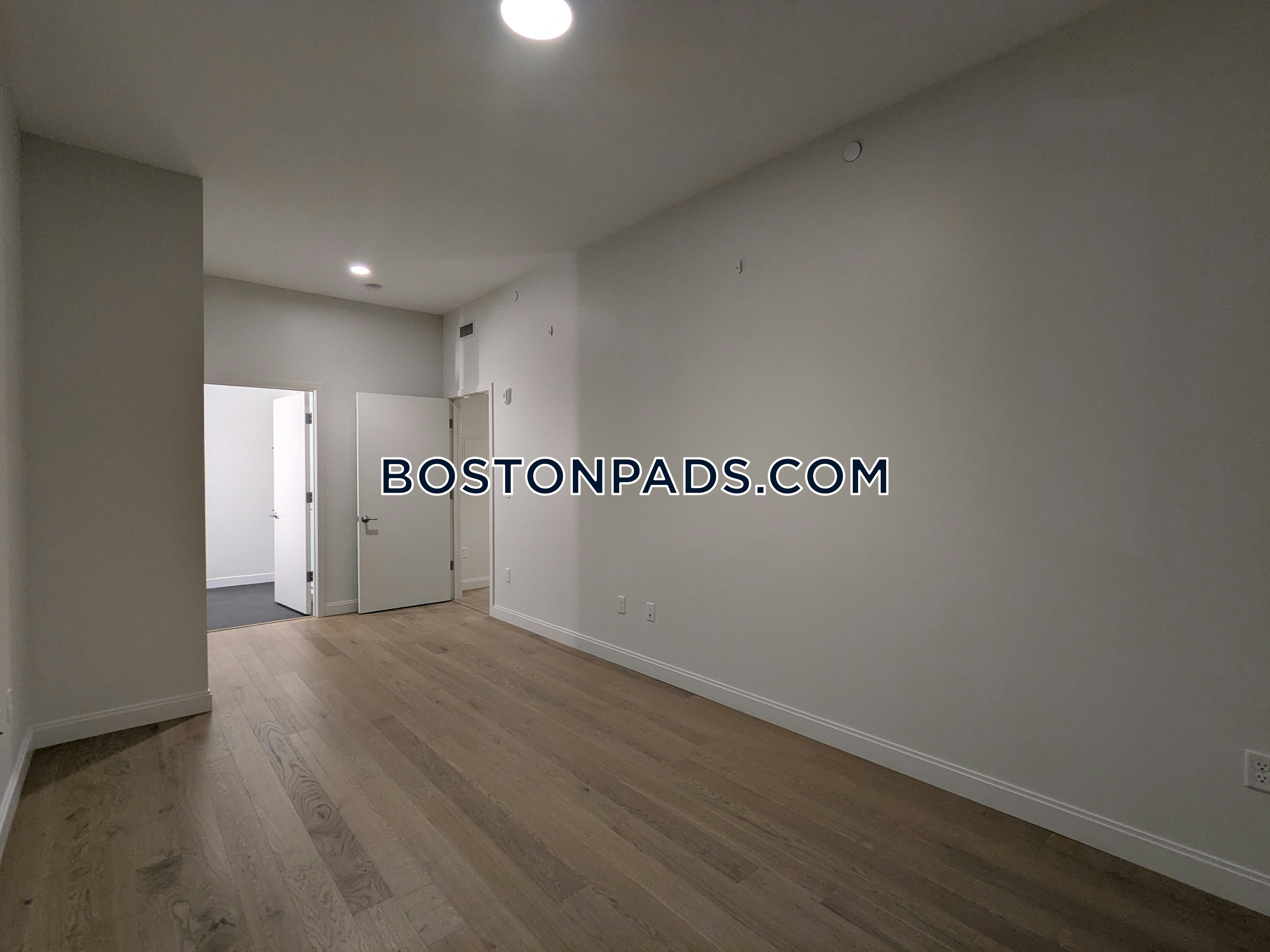 Boston - 2 Beds, 2 Baths