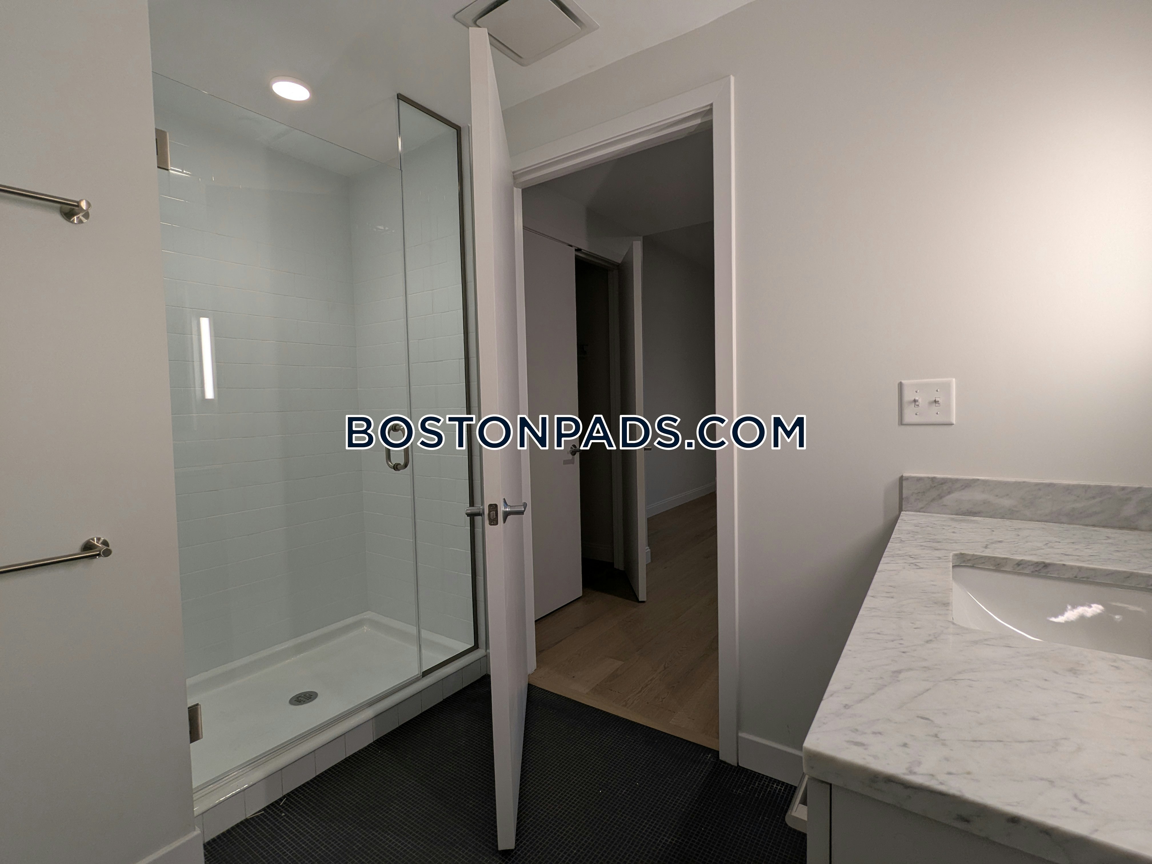 Boston - 2 Beds, 2 Baths