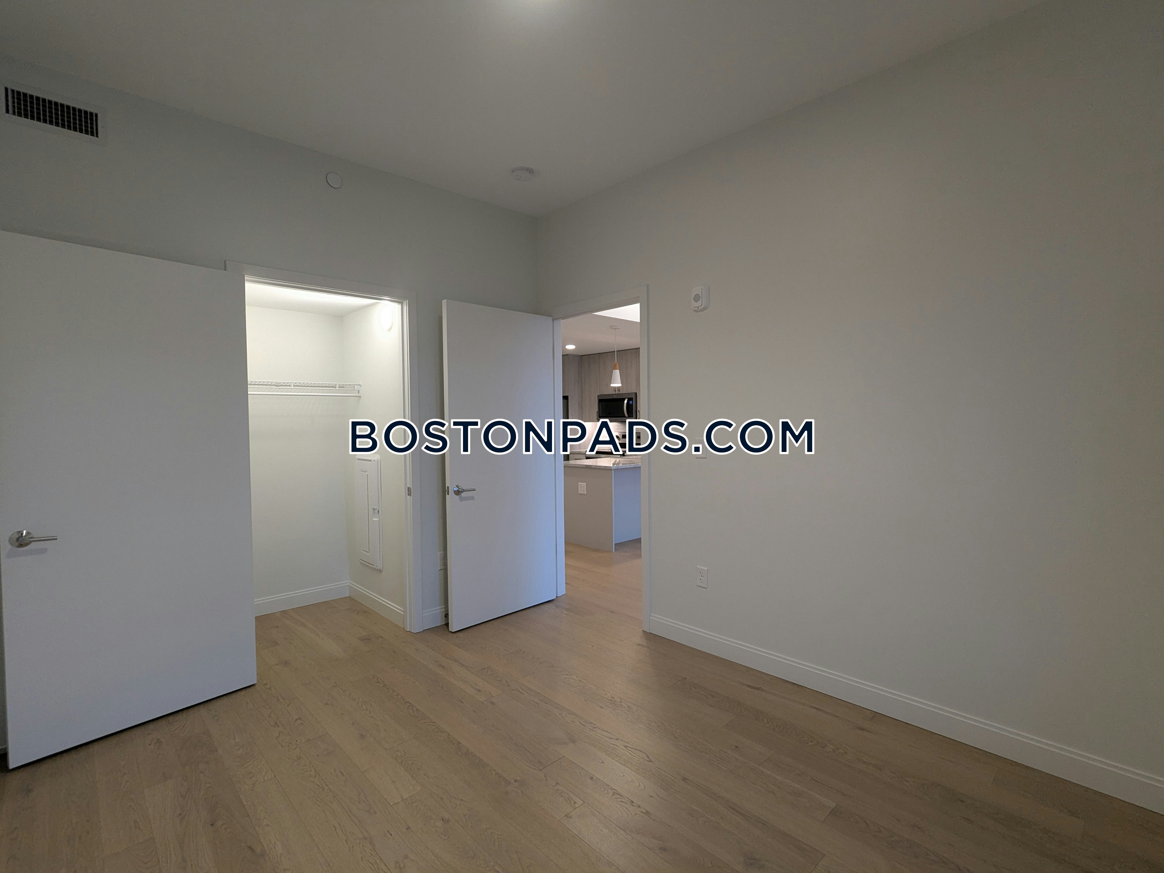 Boston - 2 Beds, 2 Baths