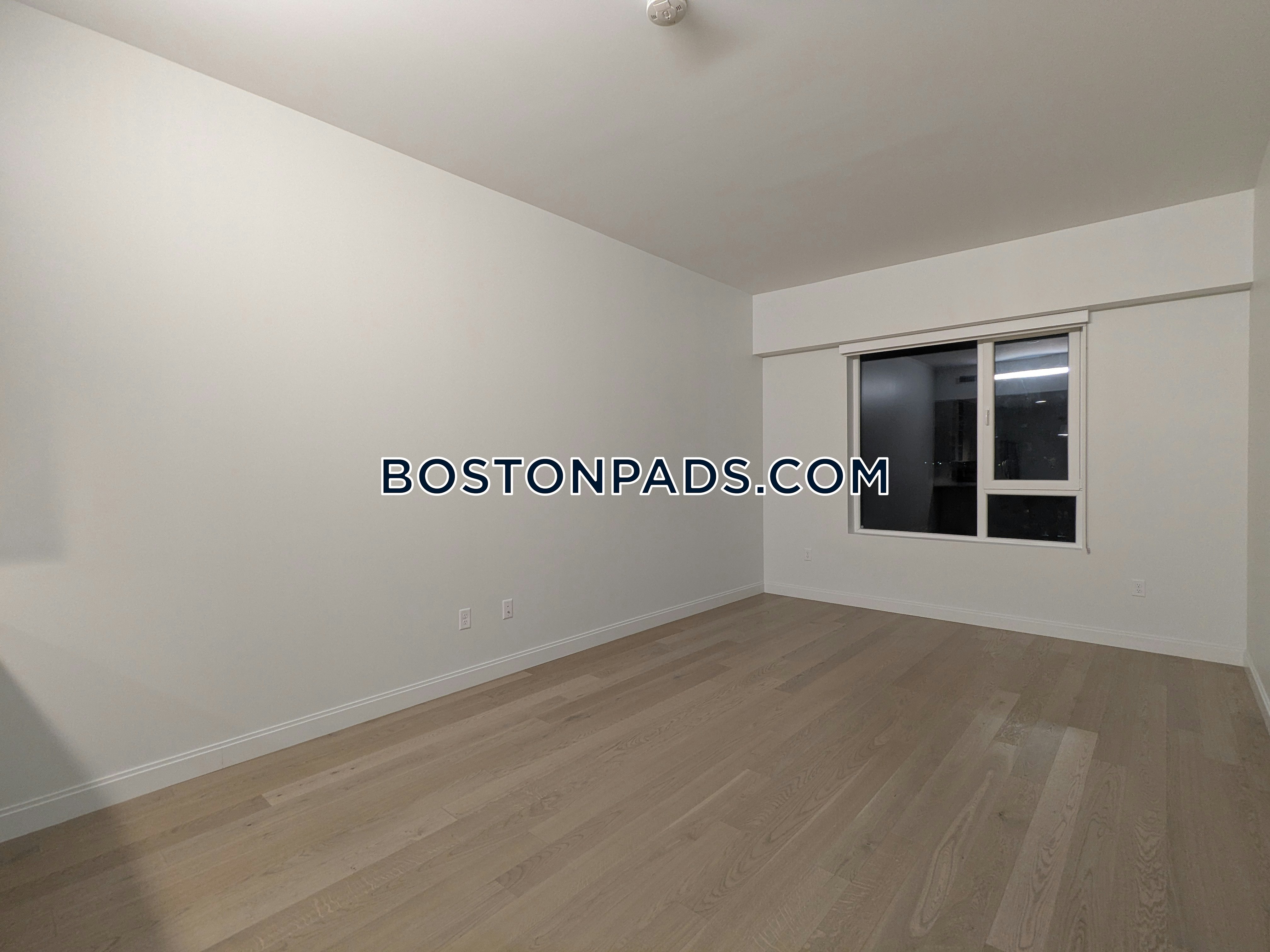 Boston - 2 Beds, 2 Baths