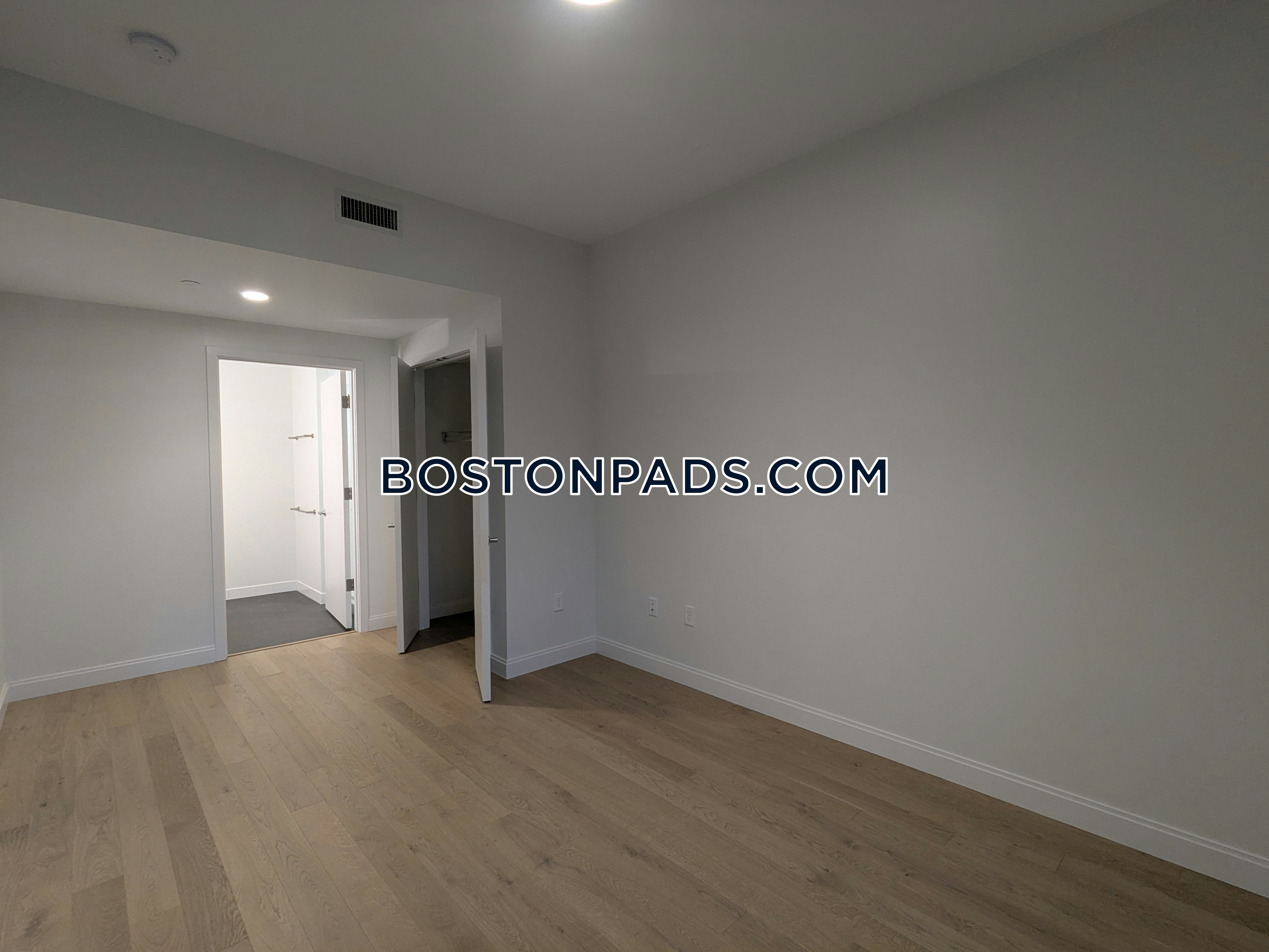 Boston - 2 Beds, 2 Baths