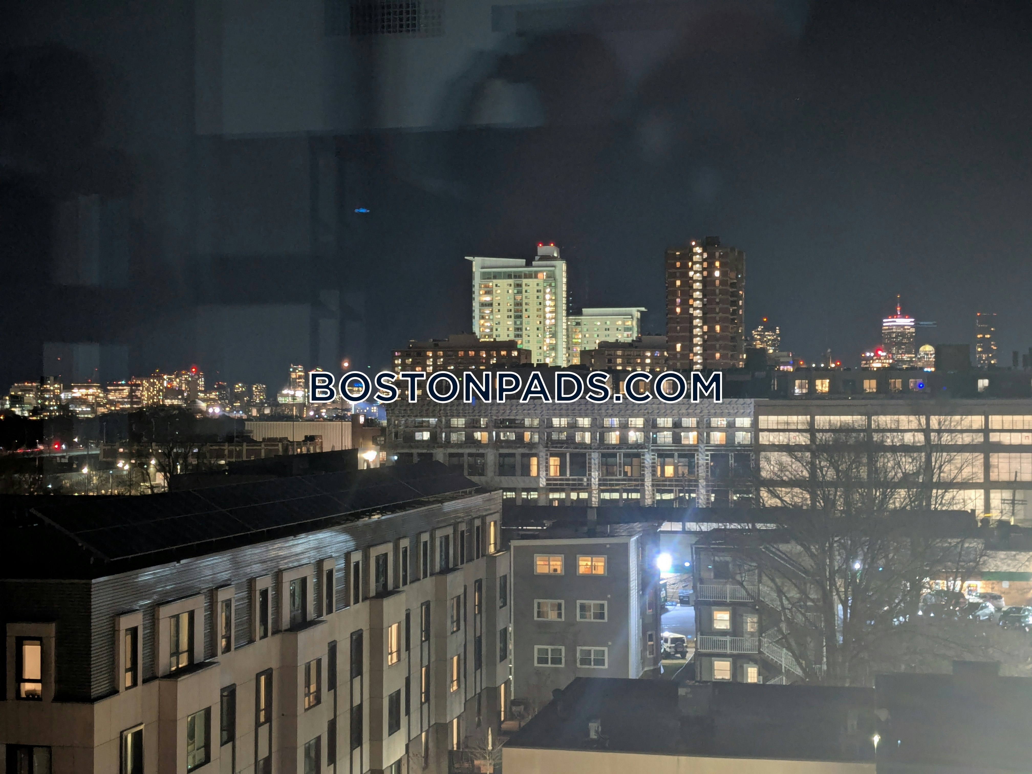 Boston - 2 Beds, 2 Baths