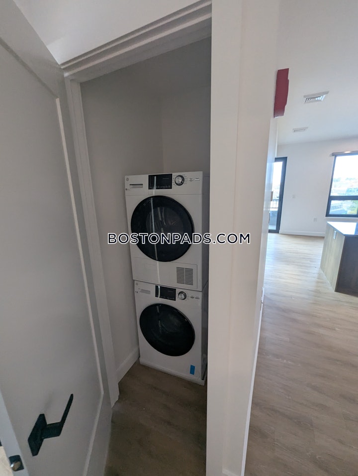 west-roxbury-1-bed-1-bath-boston-2800-8010760 