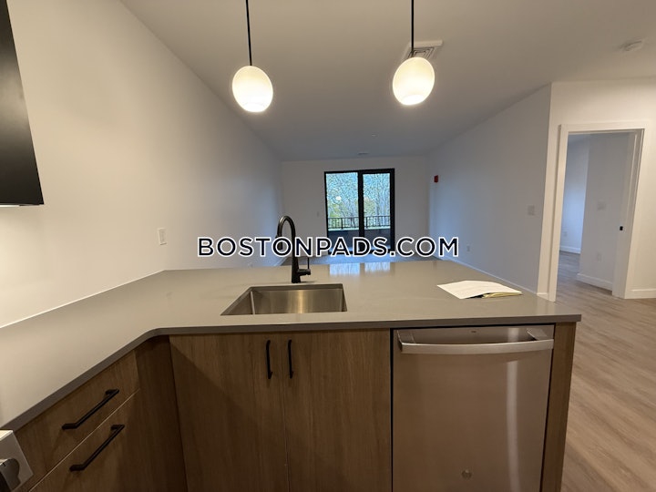 west-roxbury-1-bed-1-bath-boston-2700-8011464 