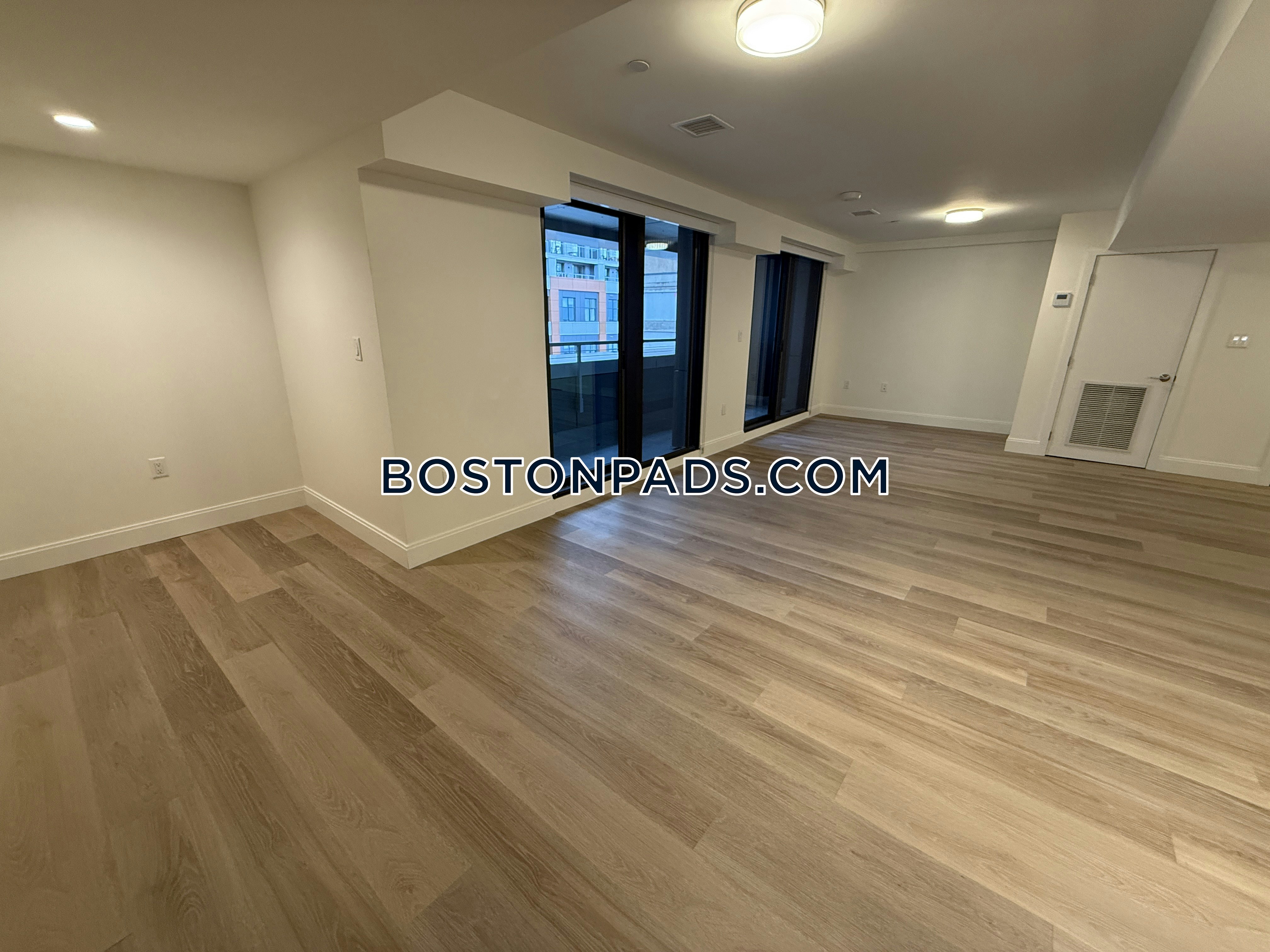Boston - 2 Beds, 2.5 Baths