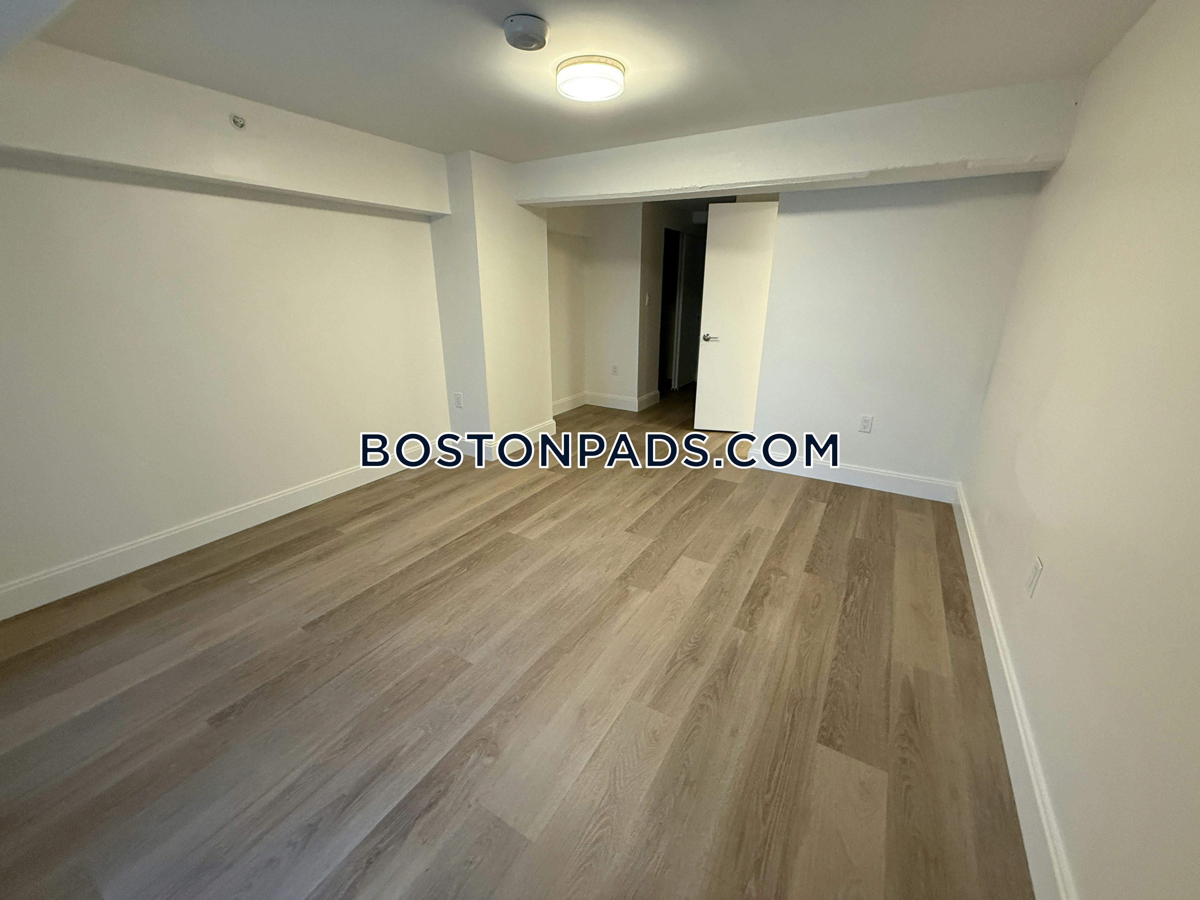 Boston - 2 Beds, 2.5 Baths
