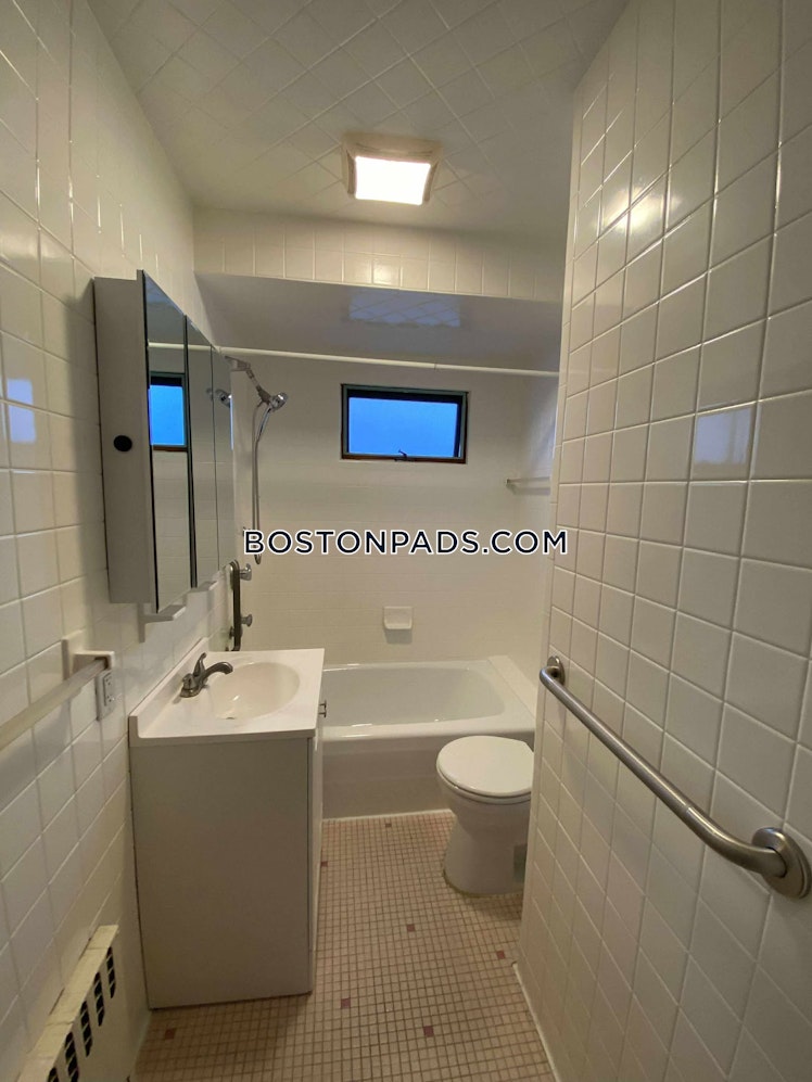 Pinkert St., Medford