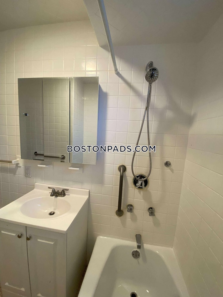 Pinkert St., Medford