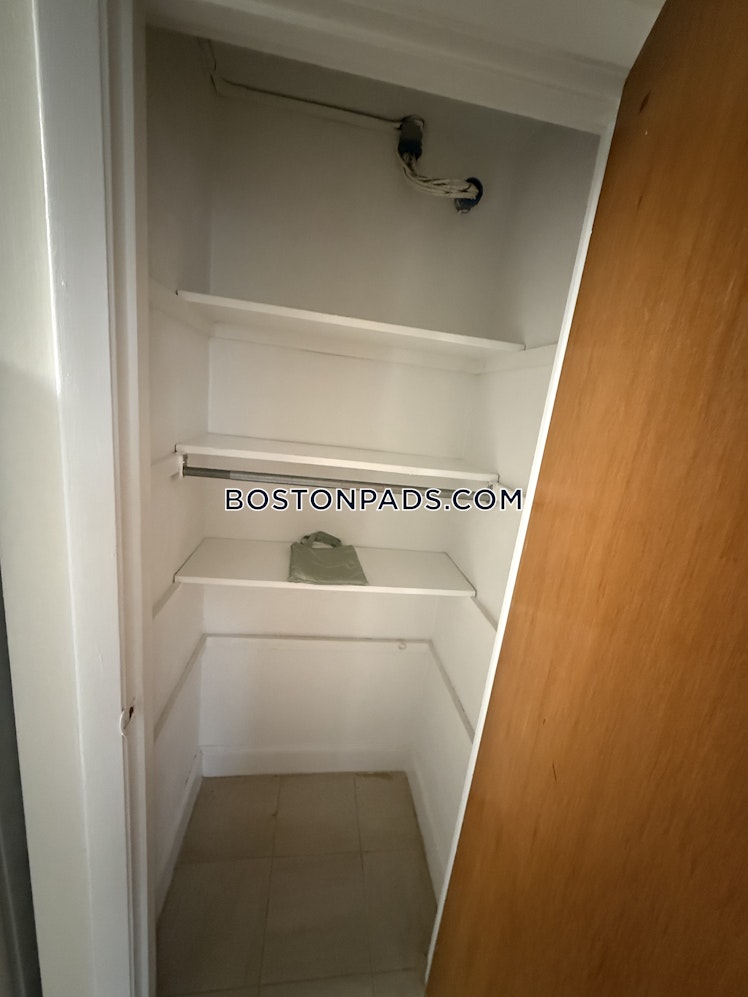 Brattle Dr., Arlington