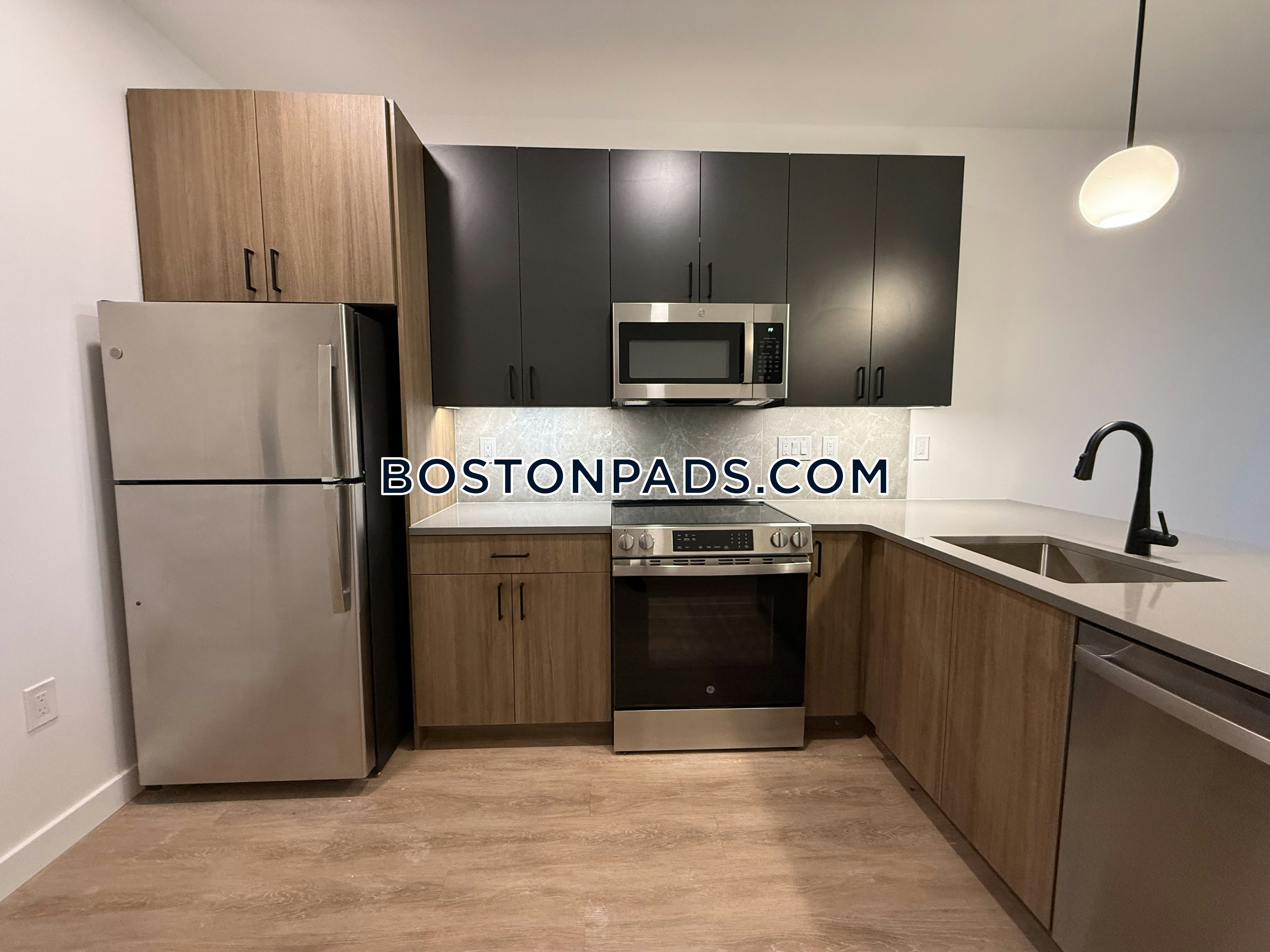 West Roxbury, Boston, MA - 1 Bed, 1 Bath - $2,950 - ID#8007942