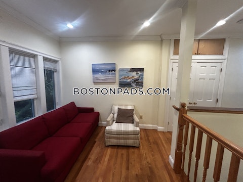 Georgia St Boston photo 6