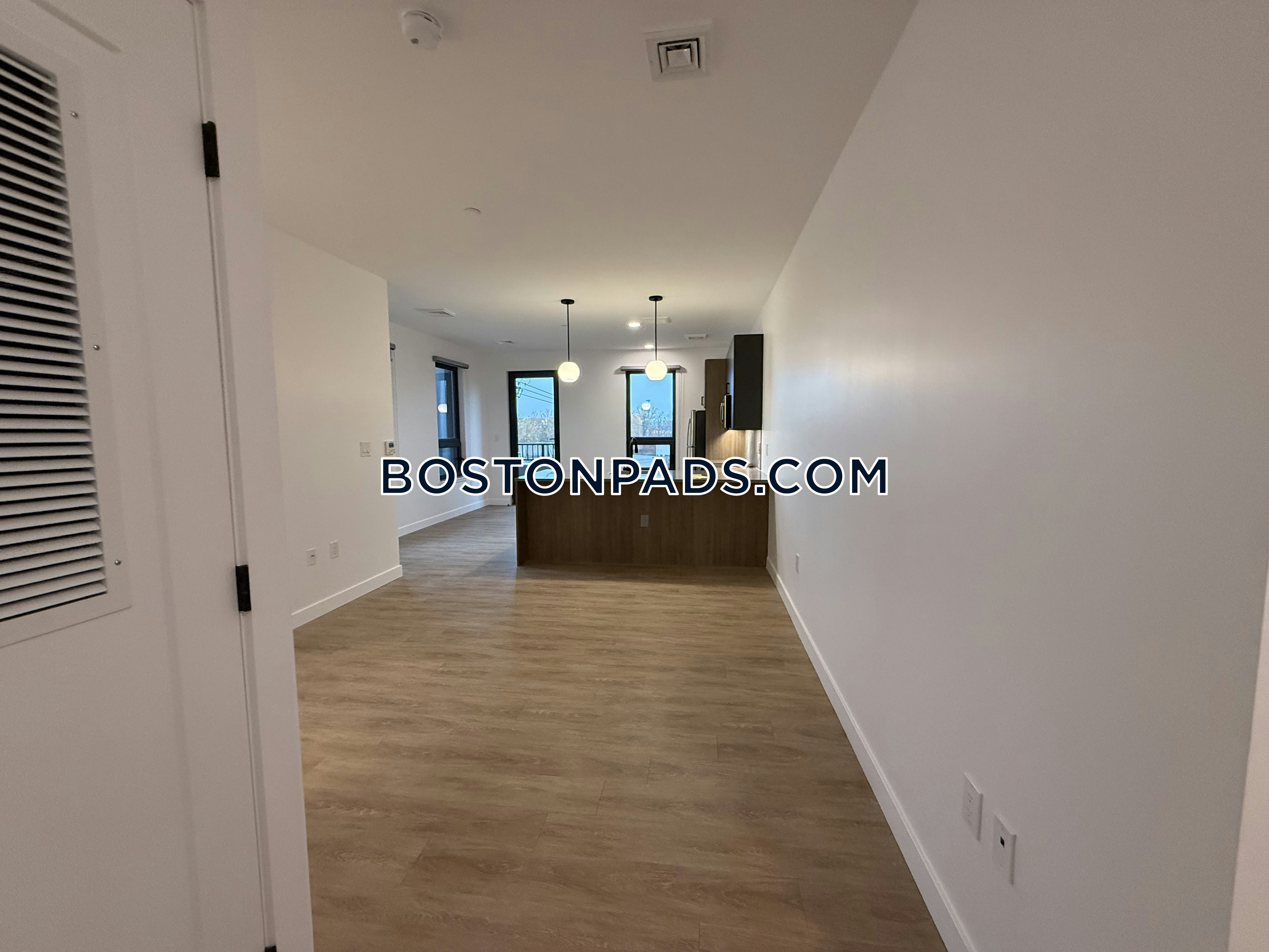 Boston - 1 Beds, 1 Baths