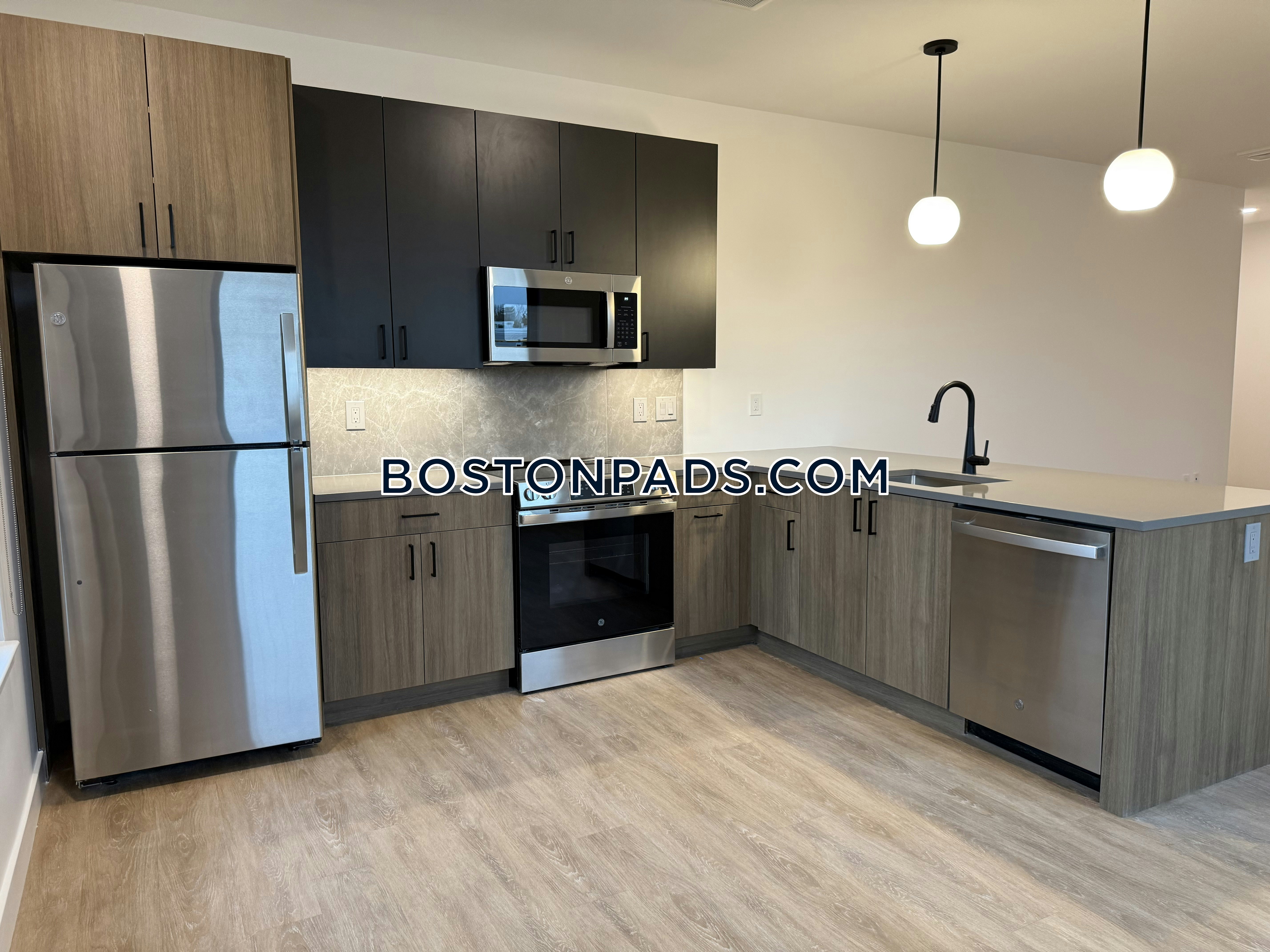 Boston - 1 Beds, 1 Baths