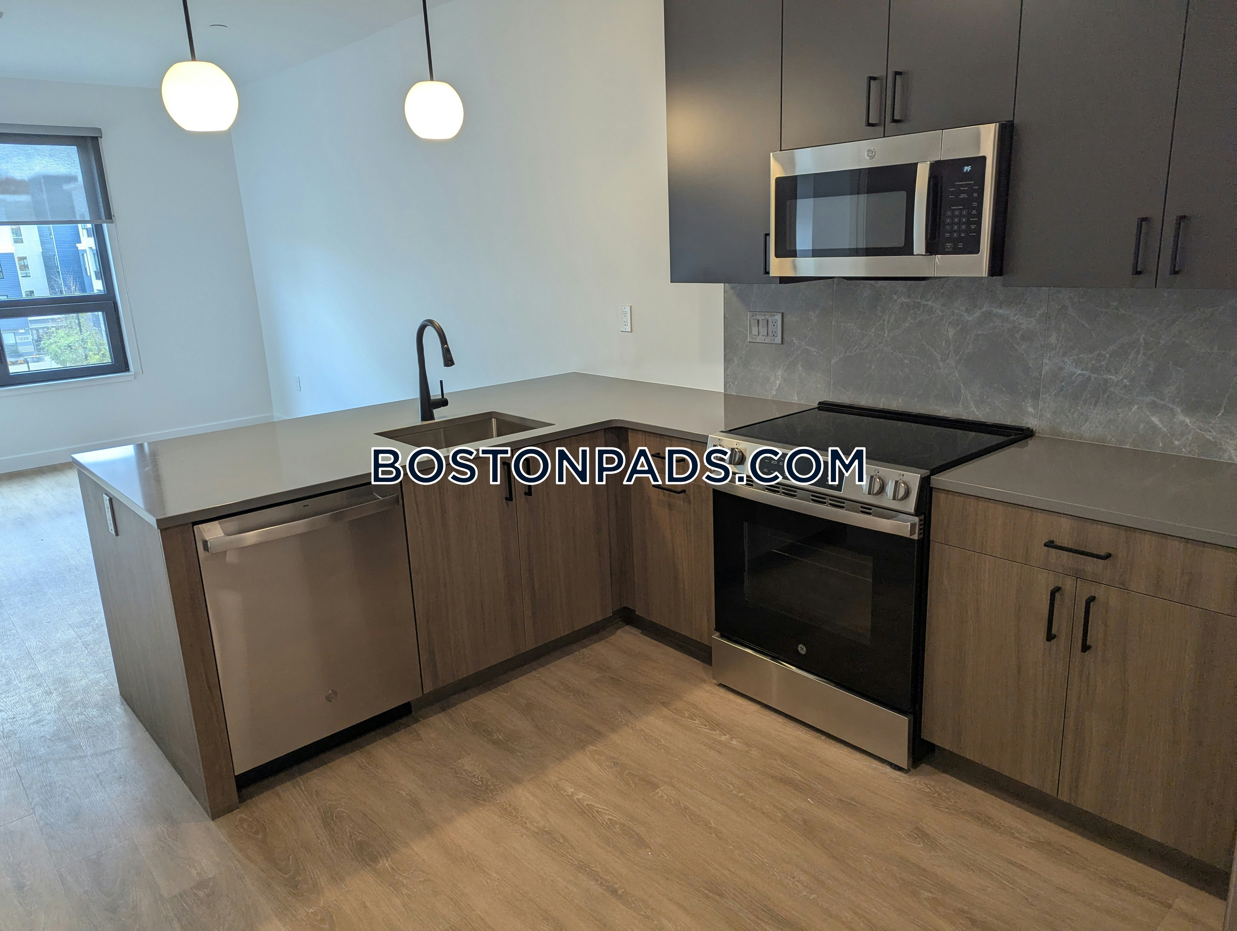 West Roxbury, Boston, MA - 1 Bed, 1 Bath - $2,950 - ID#8010891