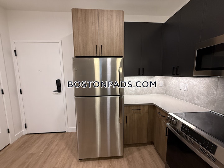 west-roxbury-1-bed-1-bath-boston-2800-8011419 