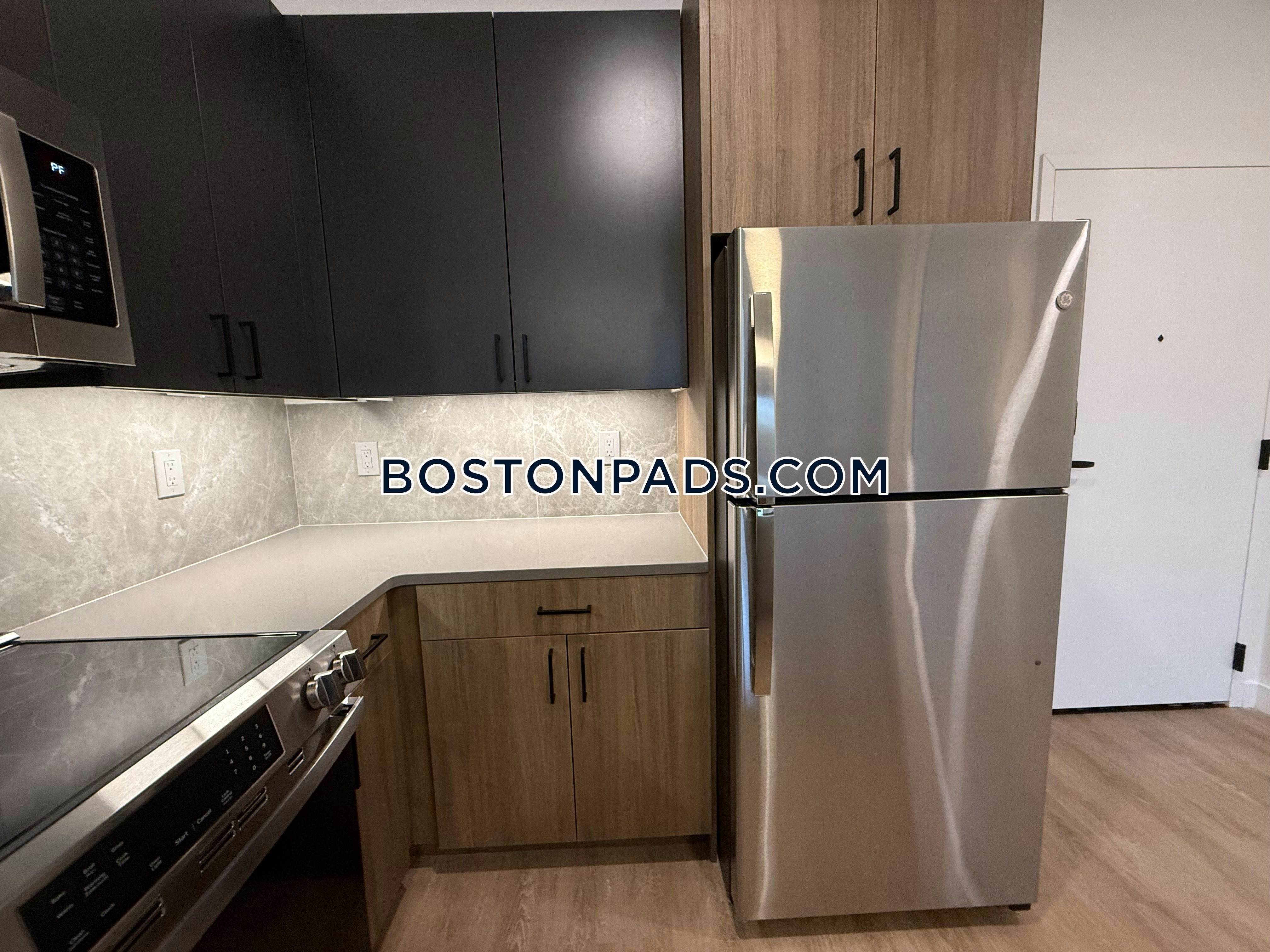 West Roxbury, Boston, MA - 1 Bed, 1 Bath - $3,200 - ID#8008066