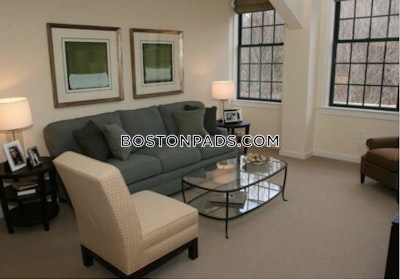 Amesbury 3 bedroom 2 baths Luxury in AMESBURY - $3,050 No Fee