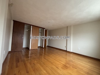 Commonwealth Ave. Boston