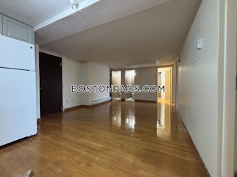 Commonwealth Ave. Boston