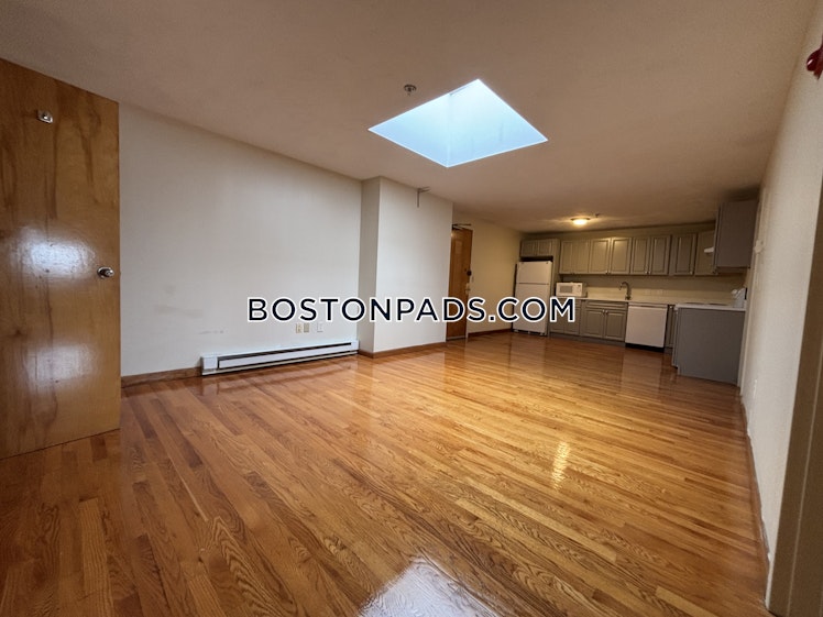 commonwealth Ave., Boston