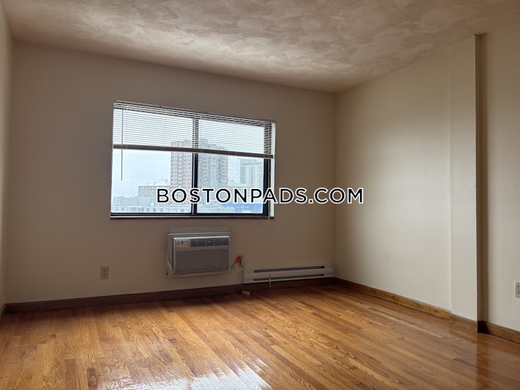 commonwealth Ave., Boston