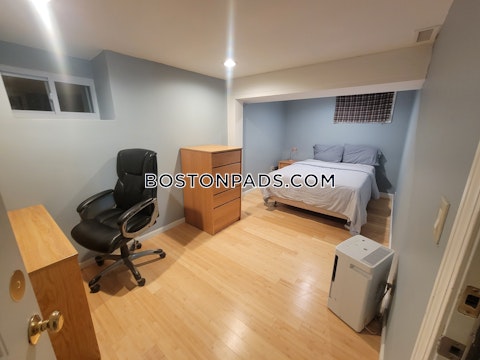 Holman St. Boston photo 14