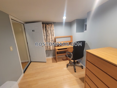 Holman St. Boston photo 13