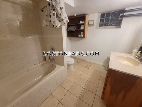 Holman St. Boston photo 28