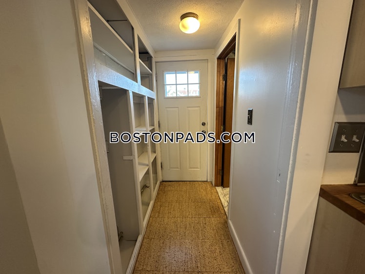 Tremont St., Cambridge