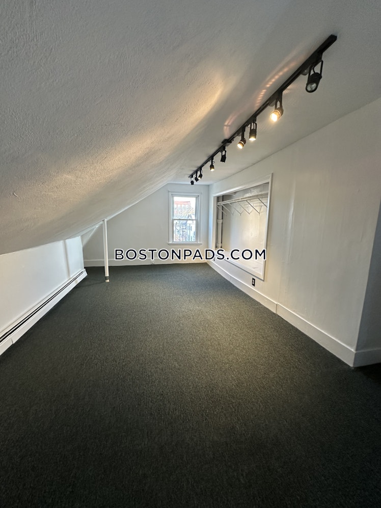 Tremont St., Cambridge