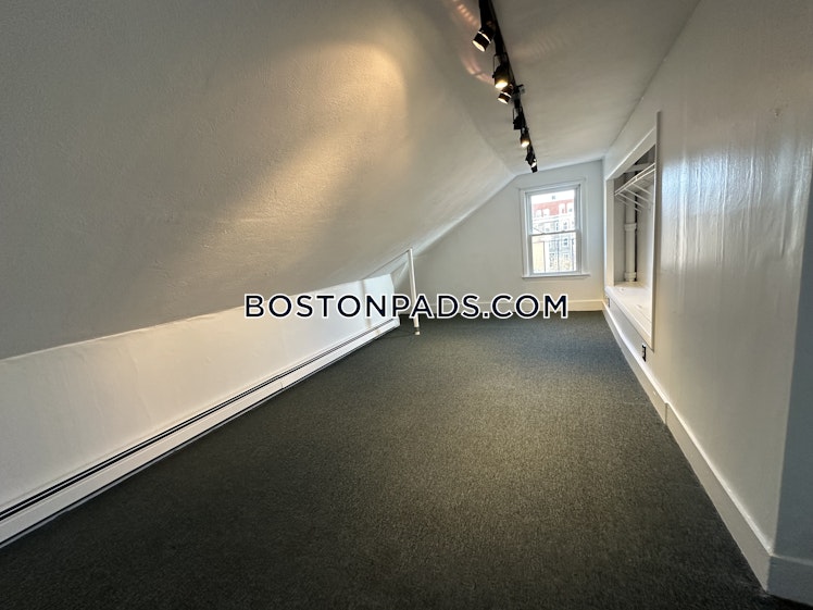 Tremont St., Cambridge